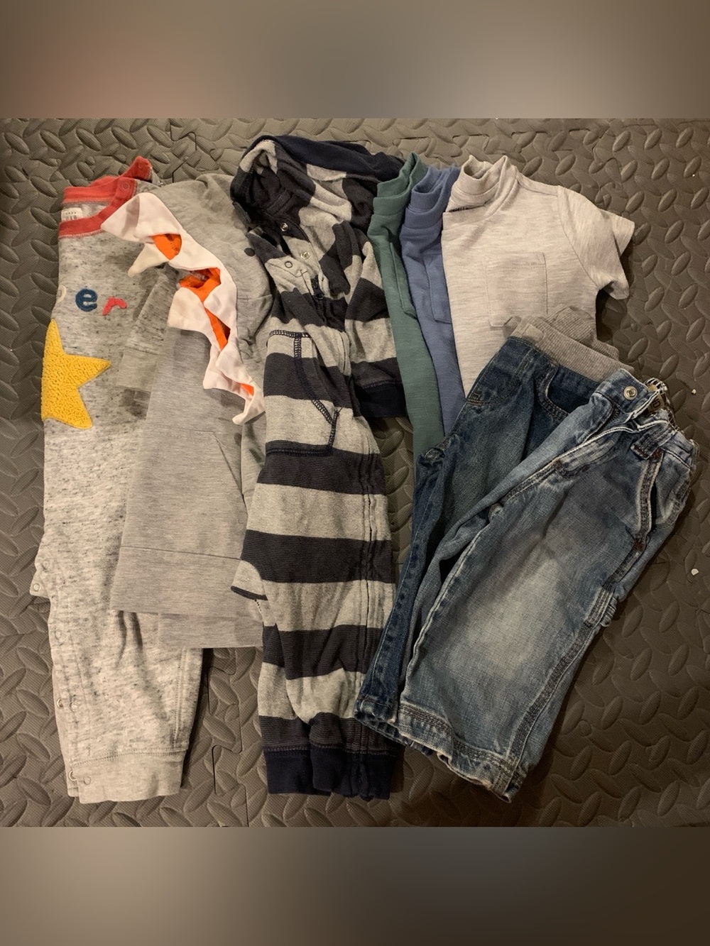 Boys Fall Winter Clothing Lot Size 12 18 Months Jeans Tee Shirts Outfit Hoodie